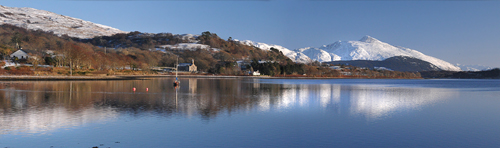 loch etive met kerkje